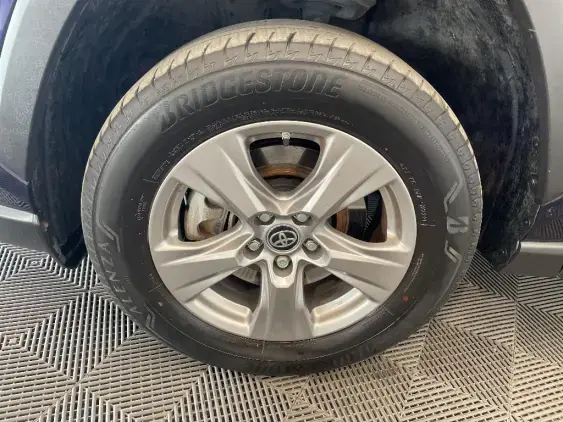 TOYOTA RAV4 V - voiture d'occasion - Photo 23