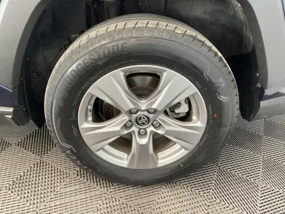 TOYOTA RAV4 V - voiture d'occasion - Photo 24