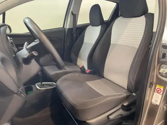 TOYOTA YARIS III - voiture d'occasion - Photo 18