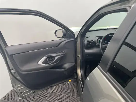 TOYOTA YARIS CROSS I - voiture d'occasion - Photo 19