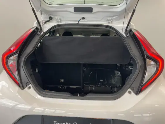 TOYOTA AYGO X - voiture d'occasion - Photo 16