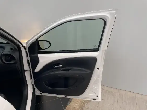 TOYOTA AYGO X - voiture d'occasion - Photo 20