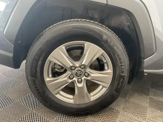 TOYOTA RAV4 V - voiture d'occasion - Photo 25