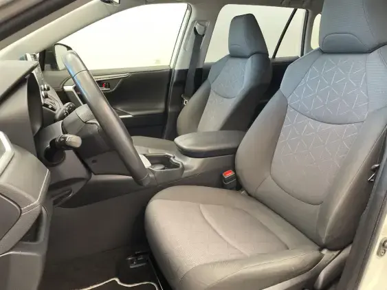 TOYOTA RAV4 V - voiture d'occasion - Photo 18