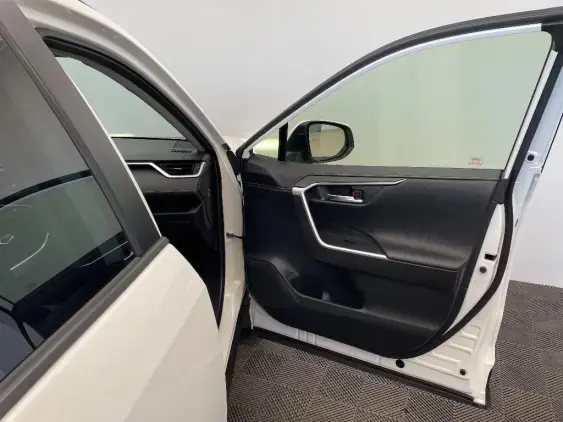 TOYOTA RAV4 V - voiture d'occasion - Photo 20