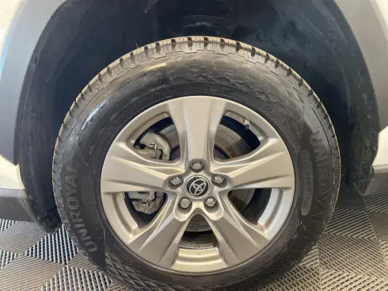 TOYOTA RAV4 V - voiture d'occasion - Photo 23