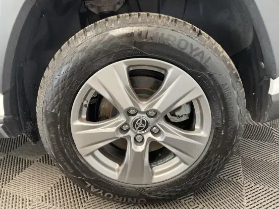 TOYOTA RAV4 V - voiture d'occasion - Photo 24