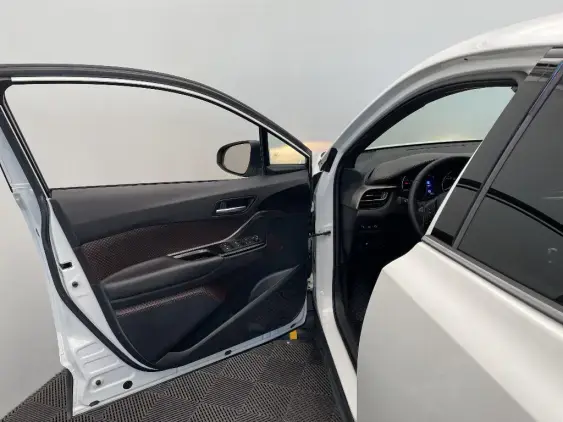 TOYOTA C-HR - voiture d'occasion - Photo 19