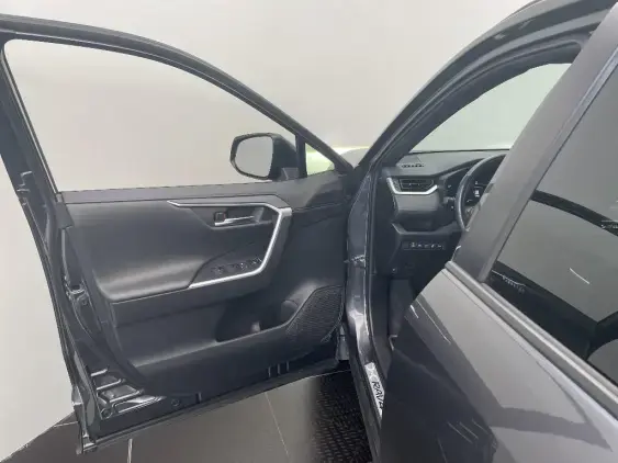 TOYOTA RAV4 V - voiture d'occasion - Photo 19