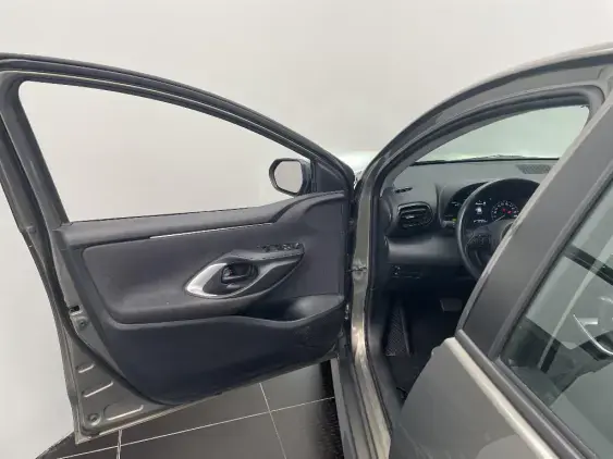 TOYOTA YARIS IV - voiture d'occasion - Photo 19