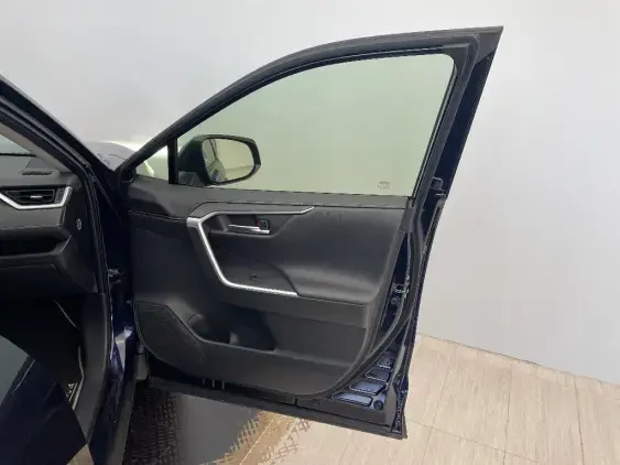 TOYOTA RAV4 V - voiture d'occasion - Photo 20