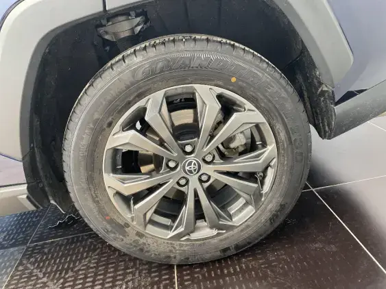 TOYOTA RAV4 V - voiture d'occasion - Photo 24