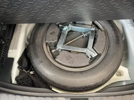 TOYOTA RAV4 V - voiture d'occasion - Photo 17