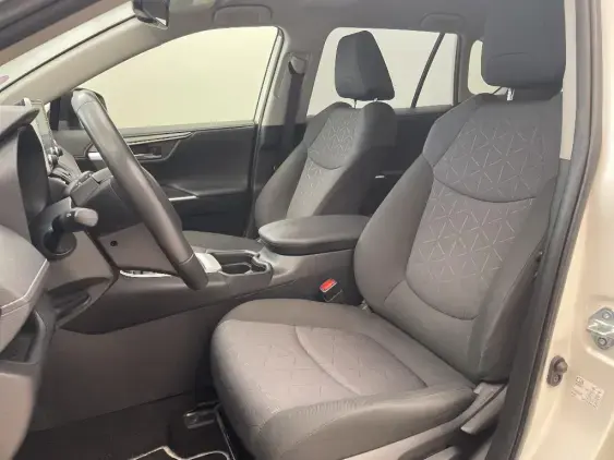 TOYOTA RAV4 V - voiture d'occasion - Photo 18