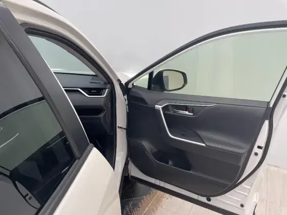 TOYOTA RAV4 V - voiture d'occasion - Photo 20