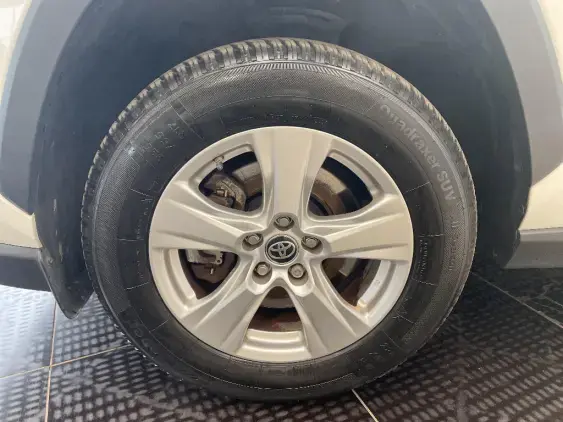 TOYOTA RAV4 V - voiture d'occasion - Photo 23
