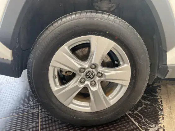 TOYOTA RAV4 V - voiture d'occasion - Photo 25