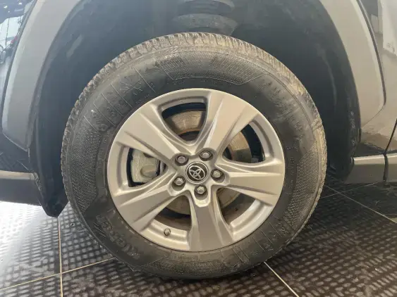 TOYOTA RAV4 V - voiture d'occasion - Photo 23