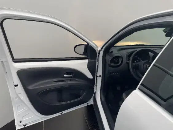 TOYOTA AYGO X - voiture d'occasion - Photo 19