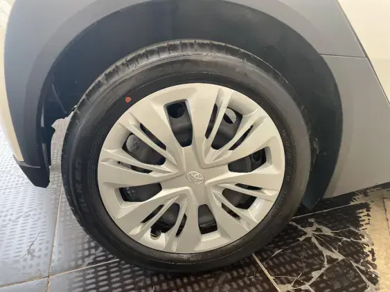 TOYOTA AYGO X - voiture d'occasion - Photo 25