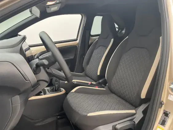 TOYOTA AYGO X - voiture d'occasion - Photo 18