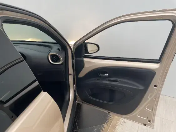 TOYOTA AYGO X - voiture d'occasion - Photo 20