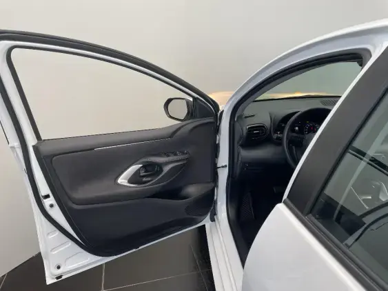 TOYOTA YARIS IV - voiture d'occasion - Photo 19