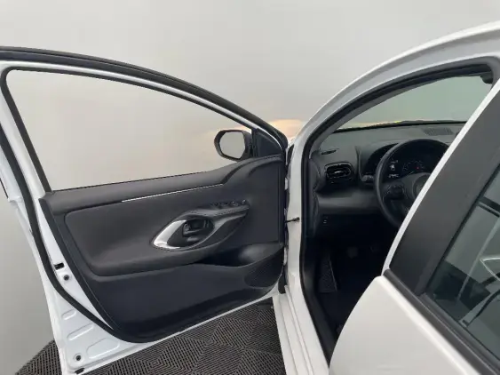 TOYOTA YARIS IV - voiture d'occasion - Photo 19
