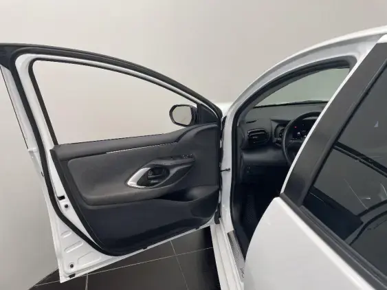 TOYOTA YARIS IV - voiture d'occasion - Photo 19