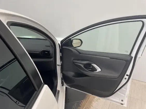 TOYOTA YARIS IV - voiture d'occasion - Photo 20