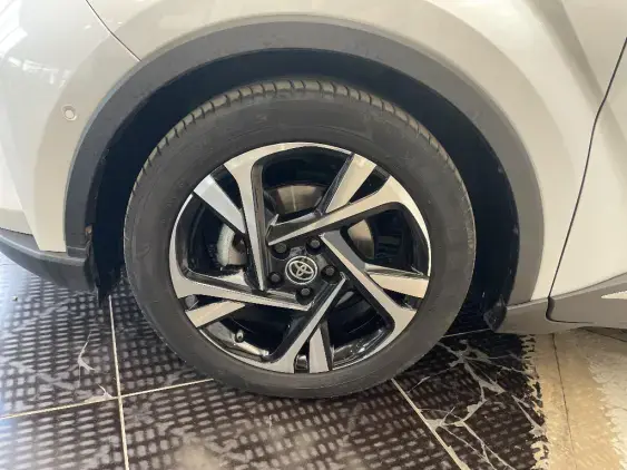 TOYOTA C-HR - voiture d'occasion - Photo 23