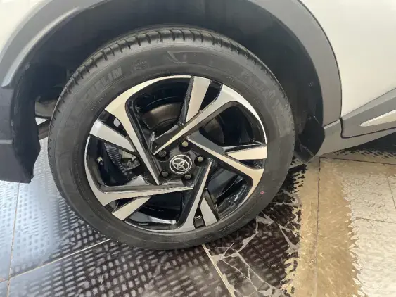 TOYOTA C-HR - voiture d'occasion - Photo 25