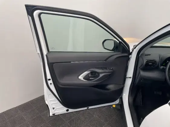 TOYOTA YARIS CROSS I - voiture d'occasion - Photo 19