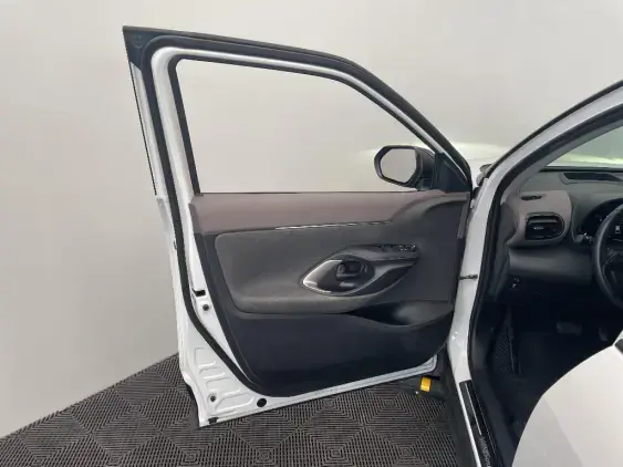 TOYOTA YARIS CROSS I - voiture d'occasion - Photo 19