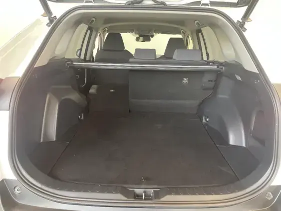 TOYOTA RAV4 V - voiture d'occasion - Photo 16