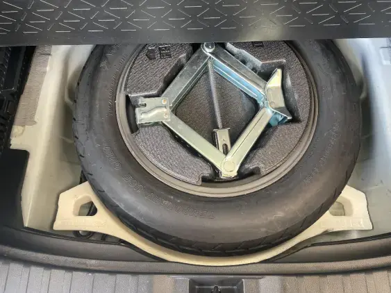 TOYOTA RAV4 V - voiture d'occasion - Photo 17