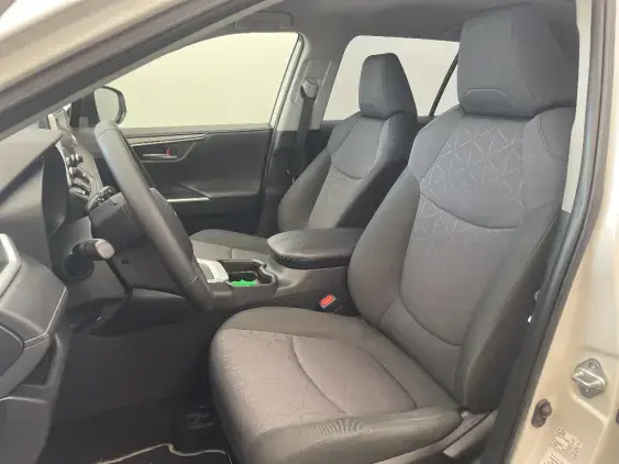 TOYOTA RAV4 V - voiture d'occasion - Photo 18