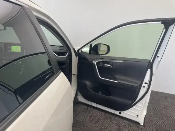 TOYOTA RAV4 V - voiture d'occasion - Photo 20