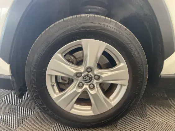 TOYOTA RAV4 V - voiture d'occasion - Photo 23