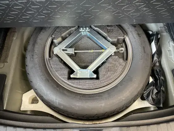 TOYOTA RAV4 V - voiture d'occasion - Photo 17