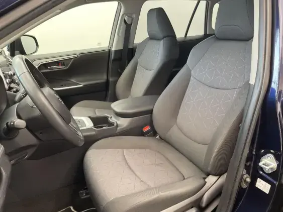 TOYOTA RAV4 V - voiture d'occasion - Photo 18