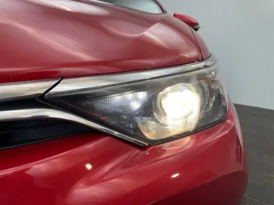 TOYOTA AURIS II - voiture d'occasion - Photo 22