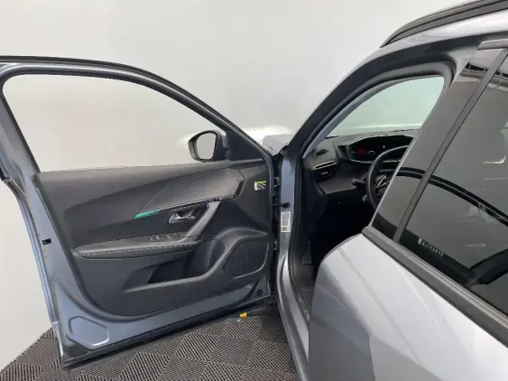 PEUGEOT 2008 II - voiture d'occasion - Photo 19