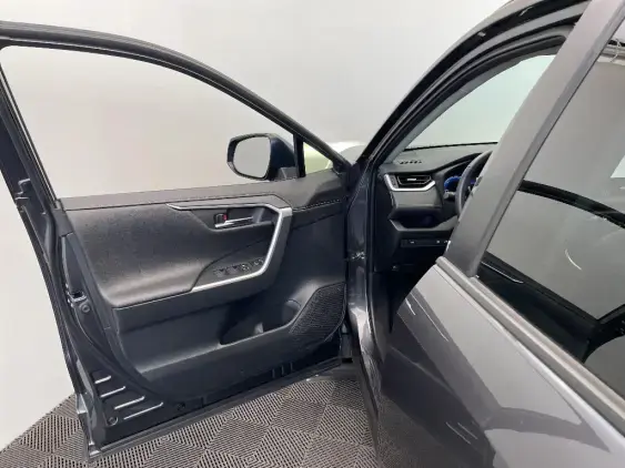 TOYOTA RAV4 V - voiture d'occasion - Photo 19