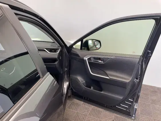 TOYOTA RAV4 V - voiture d'occasion - Photo 20