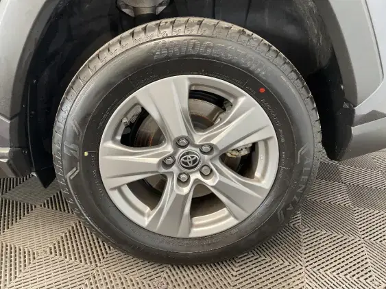 TOYOTA RAV4 V - voiture d'occasion - Photo 24