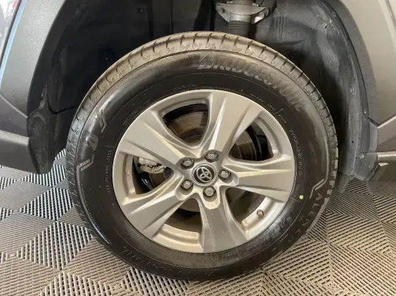 TOYOTA RAV4 V - voiture d'occasion - Photo 25