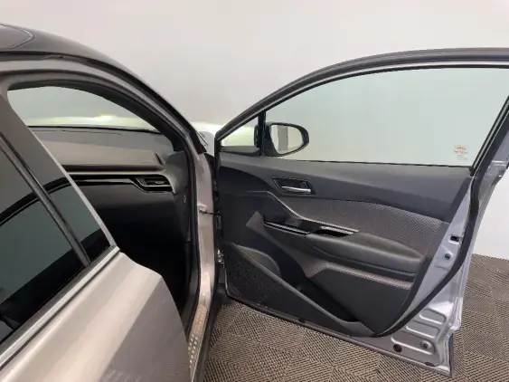 TOYOTA C-HR - voiture d'occasion - Photo 20