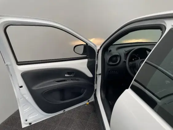 TOYOTA AYGO X - voiture d'occasion - Photo 19
