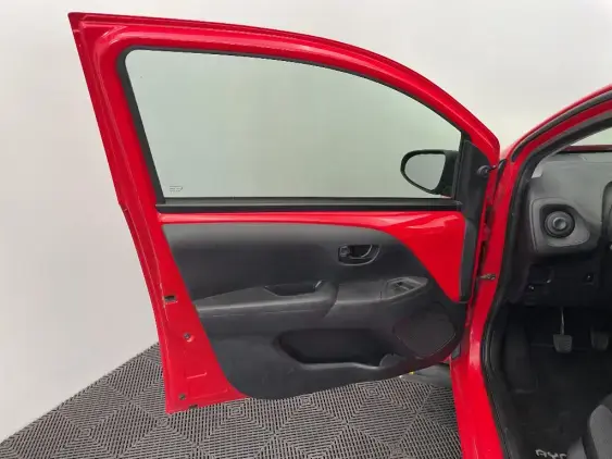 TOYOTA AYGO II - voiture d'occasion - Photo 19
